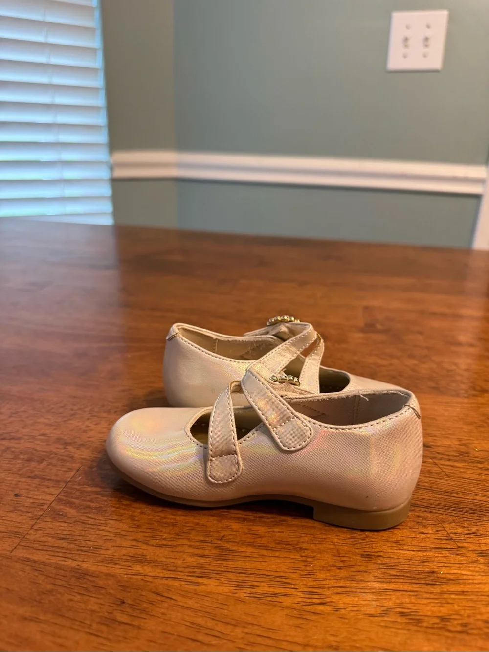 Rachel Shoes Portia Girls Ivory Shimmer Iridescent Mary Jane Dress Shoes size 6